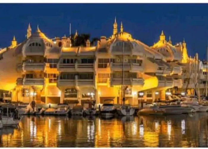 Edificio Minerva, Benalmadena Costa, Bonanza Sq.